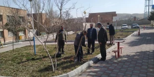 آیین درختکاری به مناسبت روز درختکاری در محوطه آموزشکده